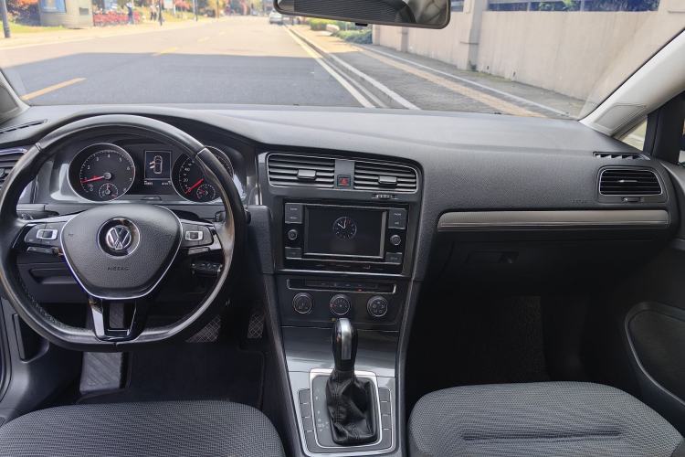 Used Volkswagen Golf 2018 1.6L Automatic Comfort Model Interior 2