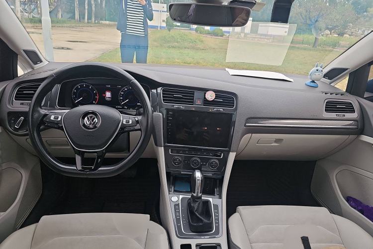 Used Volkswagen Golf 2018 280TSI Automatic Flagship Model Interior 2