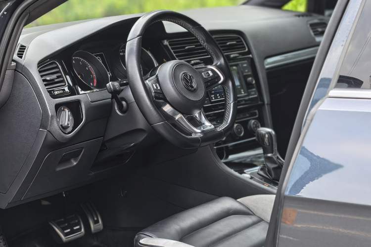 Used Volkswagen Golf 2018 280TSI Automatic R-Line Model Interior 4