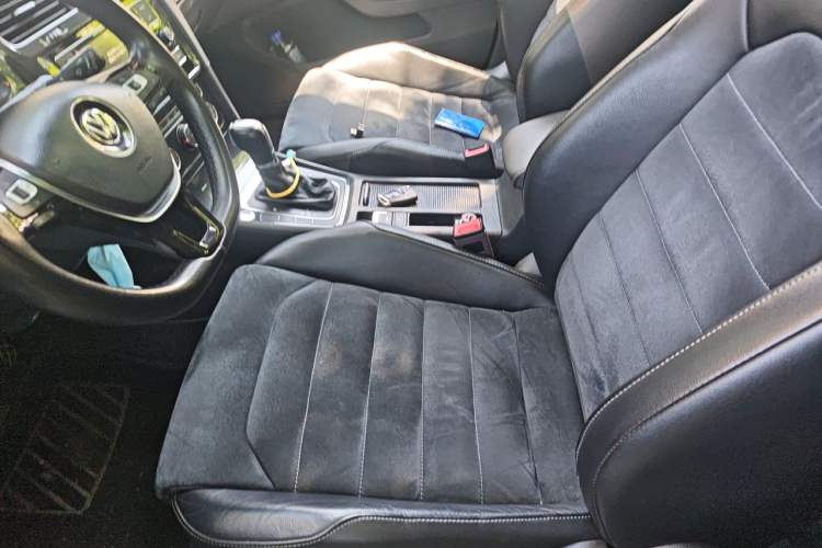Used Volkswagen Golf 2018 230TSI Automatic Luxury Version Left Front Seat