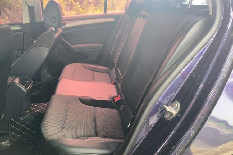 Used Volkswagen Golf 2018 1.6L Automatic Comfort Model Left Rear Seat