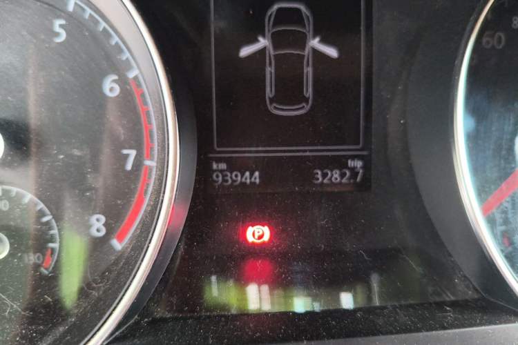 Used Volkswagen Golf 2018 1.6L Automatic Comfort Model Odometer Close Up