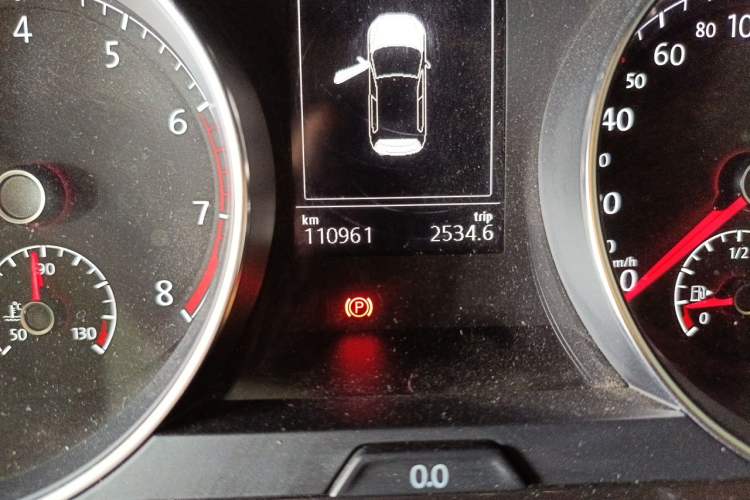 Used Volkswagen Golf 2018 230TSI Automatic Luxury Version Odometer Close Up
