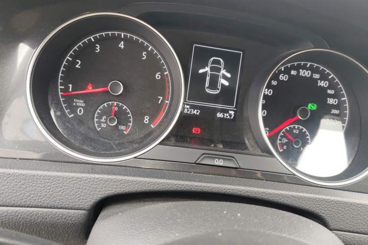 Used Volkswagen Golf 2018 230TSI Automatic Comfort Model Odometer Close Up