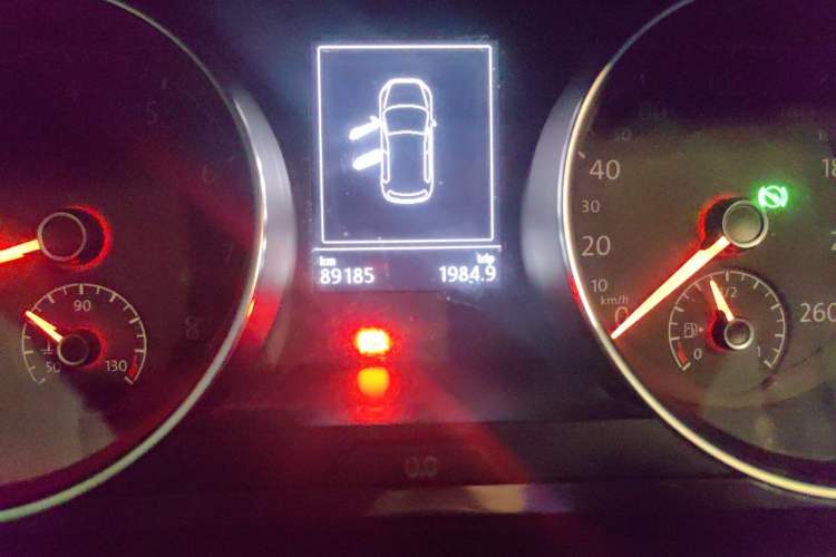 Used Volkswagen Golf 2018 1.6L Automatic Comfort Model Odometer Close Up