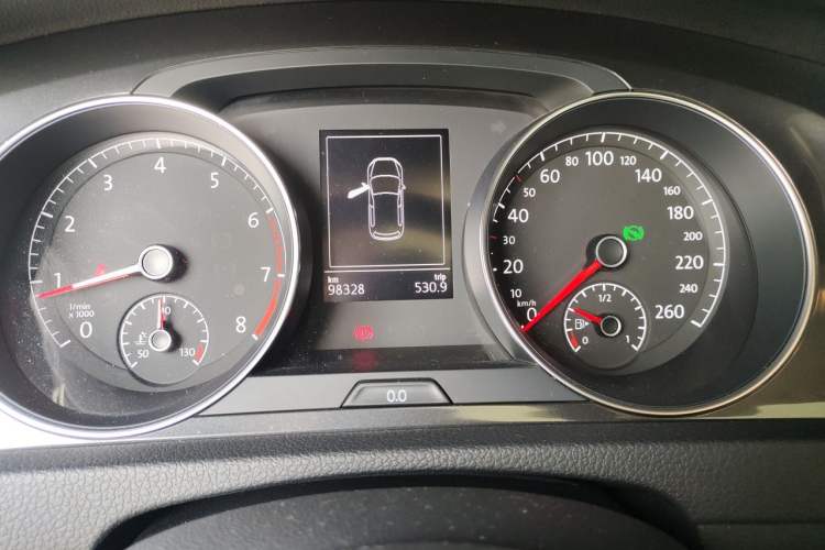 Used Volkswagen Golf 2018 230TSI Automatic Comfort Model Odometer Close Up