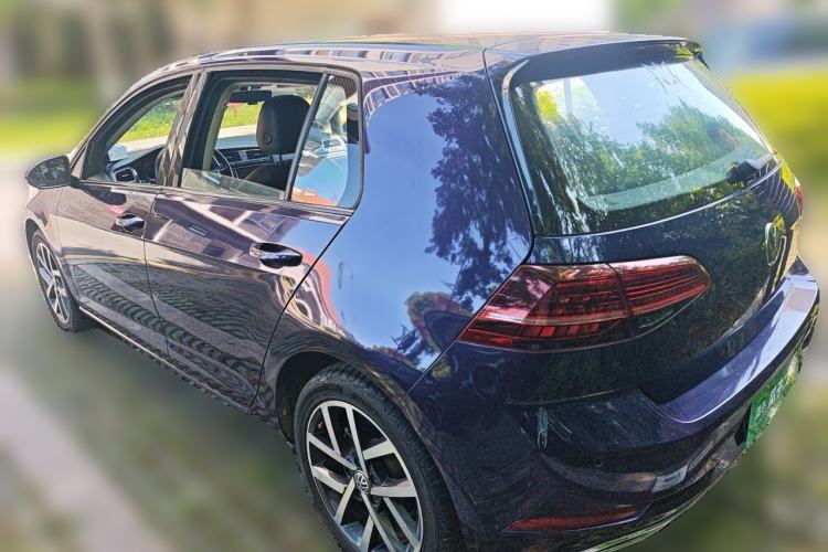 Used Volkswagen Golf 2018 230TSI Automatic Luxury Version Rear Left 45 Deg