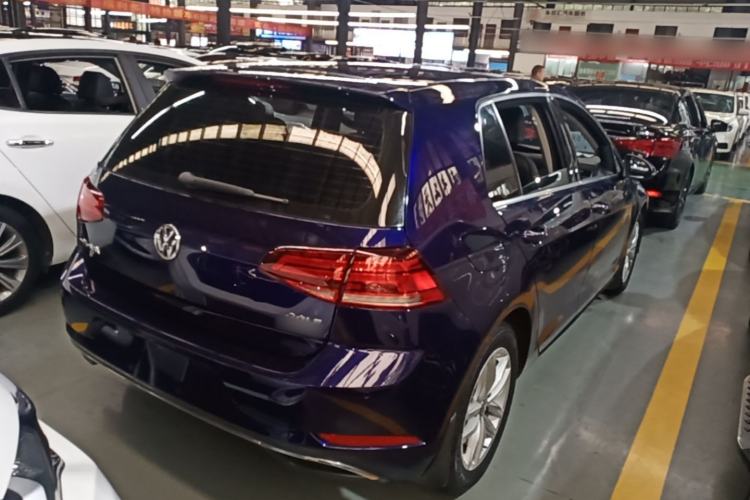 Used Volkswagen Golf 2018 230TSI Automatic Comfort Model Rear Right 45 Deg