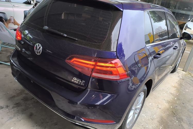 Used Volkswagen Golf 2018 230TSI Automatic Comfort Model Rear Right 45 Deg