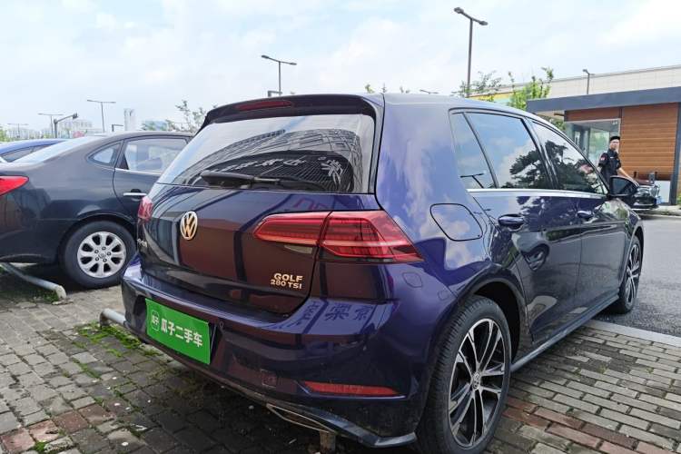 Used Volkswagen Golf 2018 280TSI Automatic R-Line Model Rear Right 45 Deg