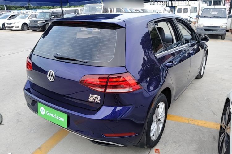 Used Volkswagen Golf 2018 230TSI Automatic Comfort Model Rear Right 45 Deg