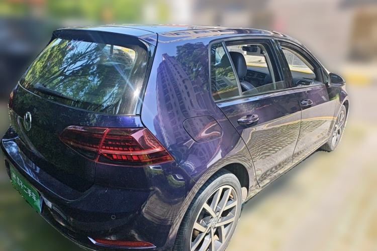 Used Volkswagen Golf 2018 230TSI Automatic Luxury Version Rear Right 45 Deg