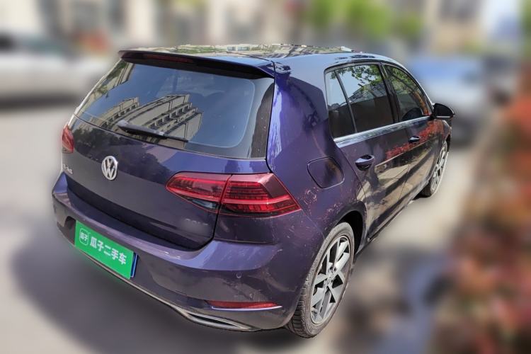 Used Volkswagen Golf 2018 230TSI Automatic Luxury Version Rear Right 45 Deg