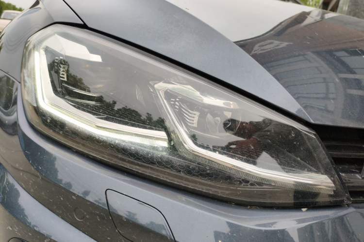 Used Volkswagen Golf 2018 280TSI Automatic R-Line Model Right Front Headlight