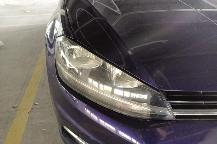 Used Volkswagen Golf 2018 230TSI Automatic Luxury Version Right Front Headlight