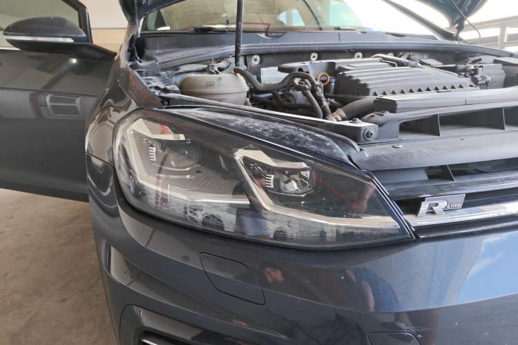 Used Volkswagen Golf 2018 280TSI Automatic R-Line Model Right Front Headlight