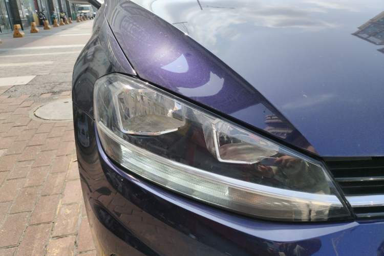 Used Volkswagen Golf 2018 230TSI Automatic Comfort Model Right Front Headlight