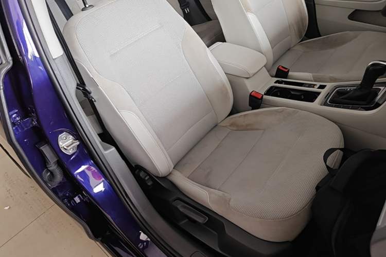 Used Volkswagen Golf 2018 1.6L Automatic Comfort Model Right Front Seat