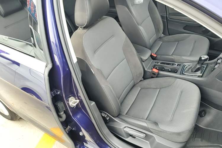 Used Volkswagen Golf 2018 230TSI Automatic Comfort Model Right Front Seat