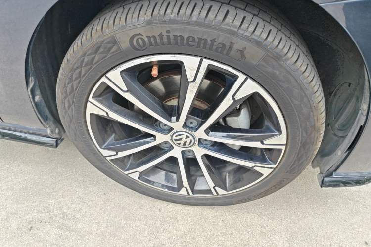 Used Volkswagen Golf 2018 280TSI Automatic R-Line Model Right Front Wheel Hub