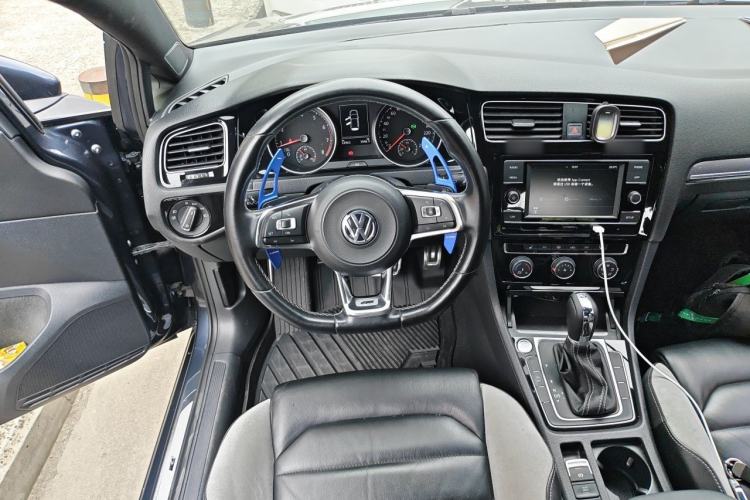 Used Volkswagen Golf 2018 280TSI Automatic R-Line Model Steering Wheel