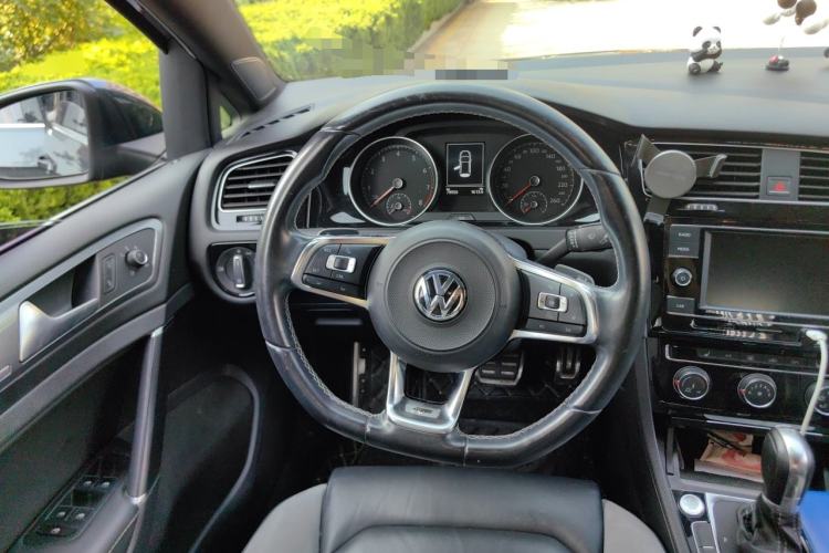 Used Volkswagen Golf 2018 280TSI Automatic R-Line Model Steering Wheel