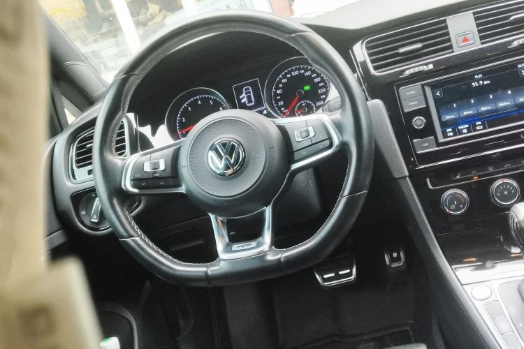 Used Volkswagen Golf 2018 280TSI Automatic R-Line Model Steering Wheel