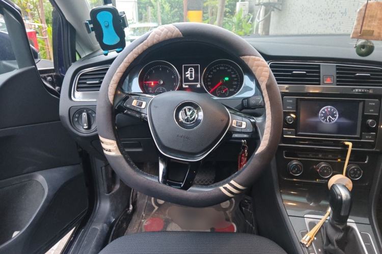 Used Volkswagen Golf 2018 230TSI Automatic Comfort Model Steering Wheel