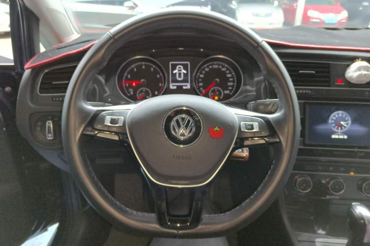 Used Volkswagen Golf 2018 1.6L Automatic Comfort Model Steering Wheel
