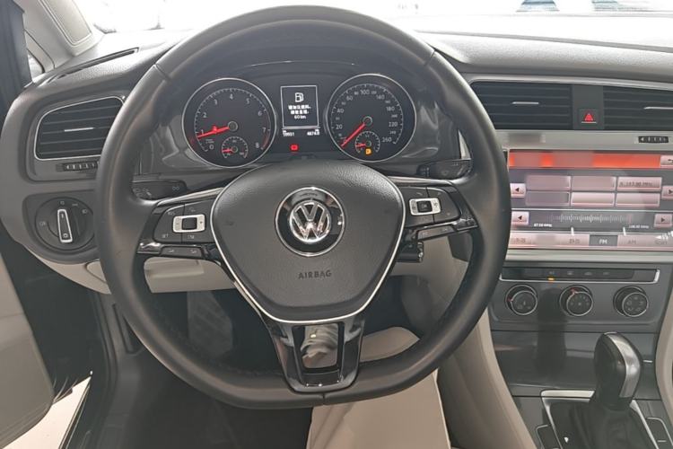 Used Volkswagen Golf 2018 1.6L Automatic Comfort Model Steering Wheel