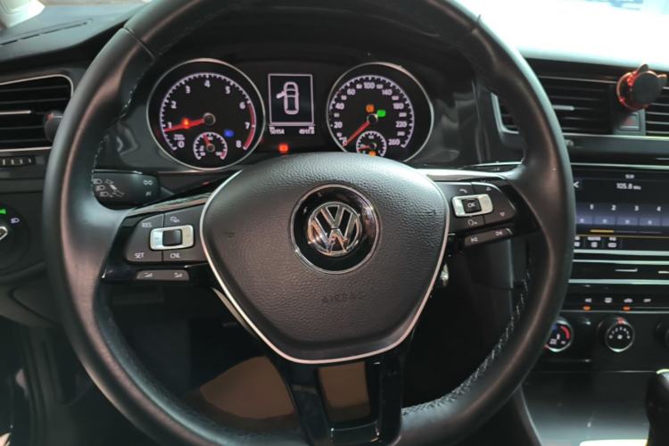 Used Volkswagen Golf 2018 230TSI Automatic Comfort Model Steering Wheel