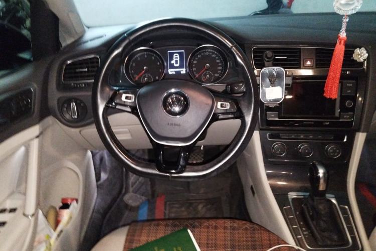 Used Volkswagen Golf 2018 1.6L Automatic Comfort Model Steering Wheel