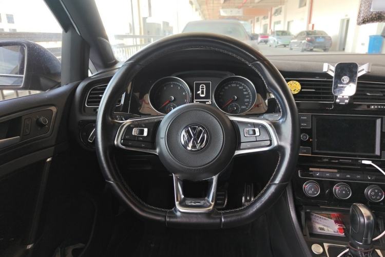 Used Volkswagen Golf 2018 280TSI Automatic R-Line Model Steering Wheel