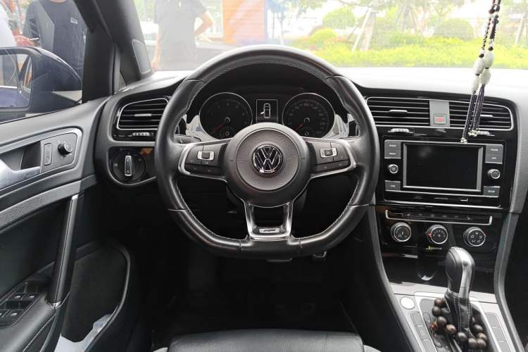 Used Volkswagen Golf 2018 280TSI Automatic R-Line Model Steering Wheel
