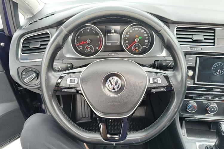 Used Volkswagen Golf 2018 230TSI Automatic Comfort Model Steering Wheel