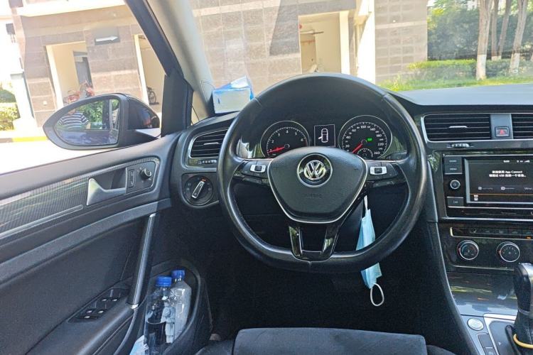 Used Volkswagen Golf 2018 230TSI Automatic Luxury Version Steering Wheel