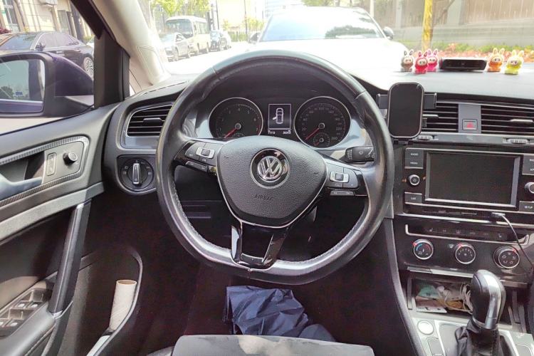 Used Volkswagen Golf 2018 230TSI Automatic Luxury Version Steering Wheel