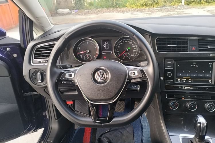 Used Volkswagen Golf 2018 230TSI Automatic Comfort Model Steering Wheel