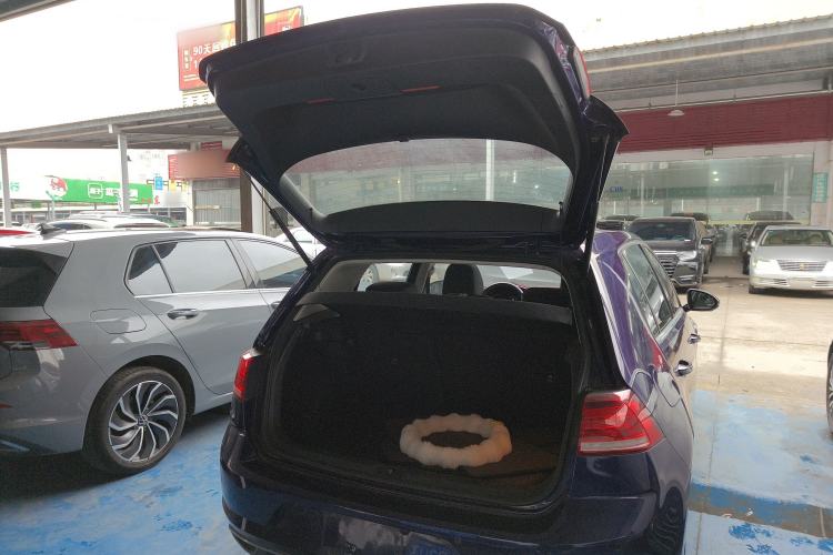 Used Volkswagen Golf 2018 1.6L Automatic Comfort Model Trunk