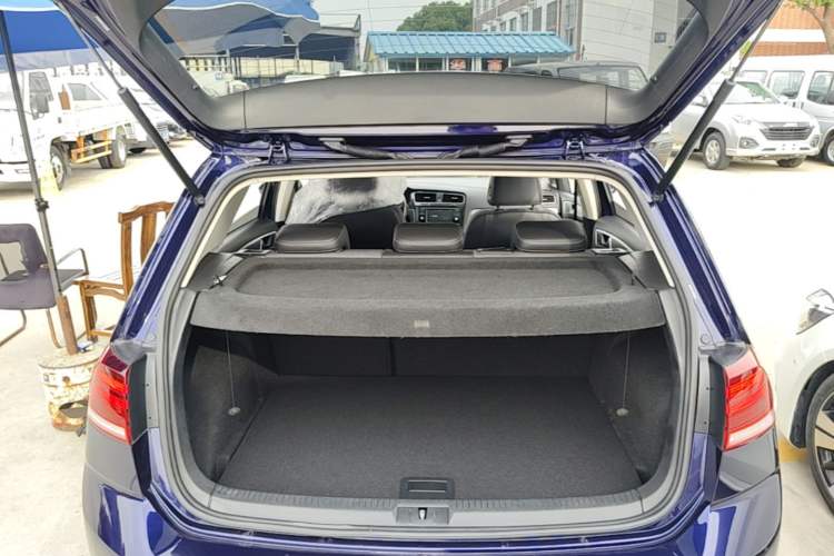 Used Volkswagen Golf 2018 230TSI Automatic Comfort Model Trunk