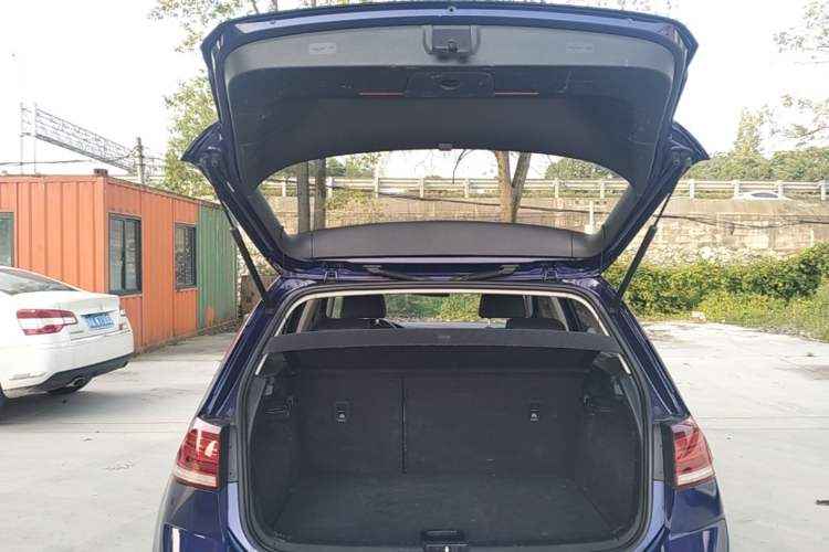 Used Volkswagen Golf 2018 230TSI Automatic Comfort Model Trunk