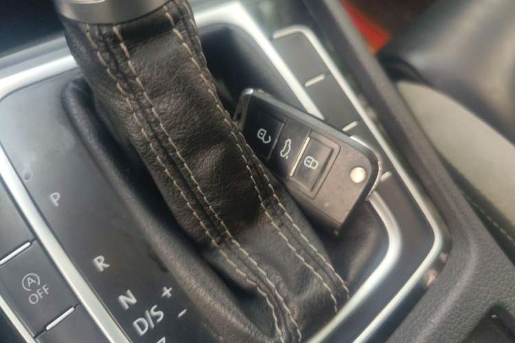 Used Volkswagen Golf 2018 280TSI Automatic R-Line Model Vehicle Key