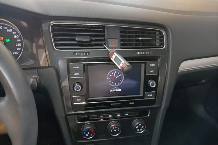 Used Volkswagen Golf 2018 1.6L Automatic Comfort Model Audio And AC Panel
