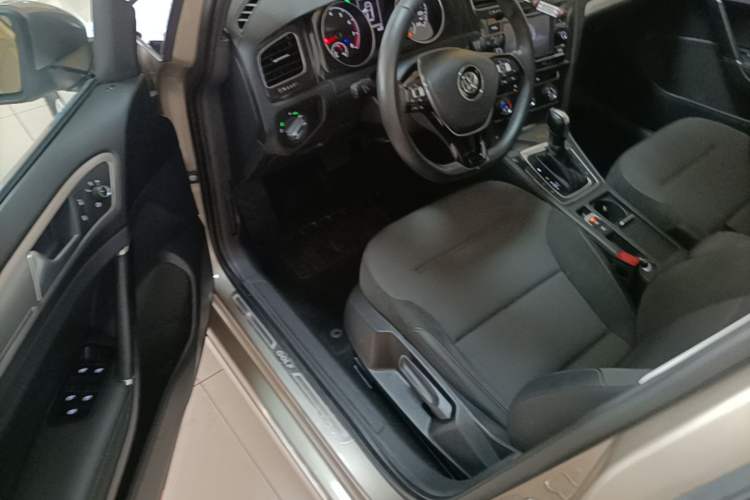 Used Volkswagen Golf 2018 1.6L Automatic Comfort Model Driver Seat