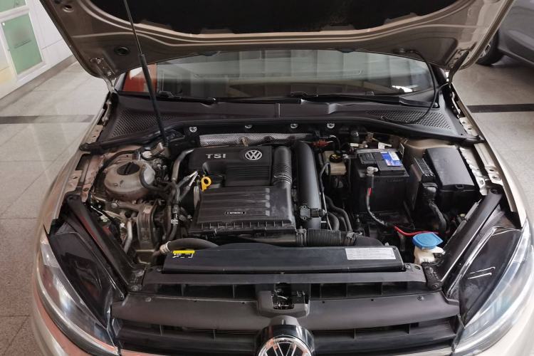 Used Volkswagen Golf 2018 230TSI Automatic Comfort Model Engine Bay