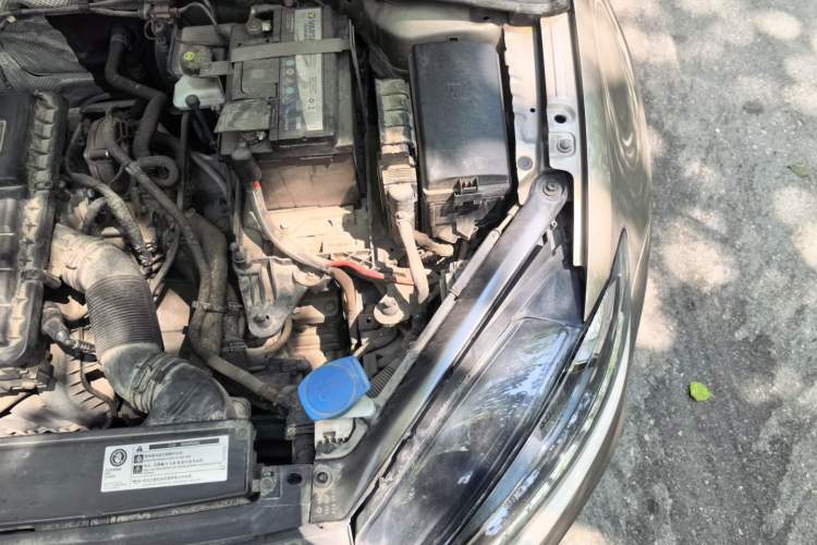Used Volkswagen Golf 2018 1.6L Automatic Comfort Model Engine Bay Left