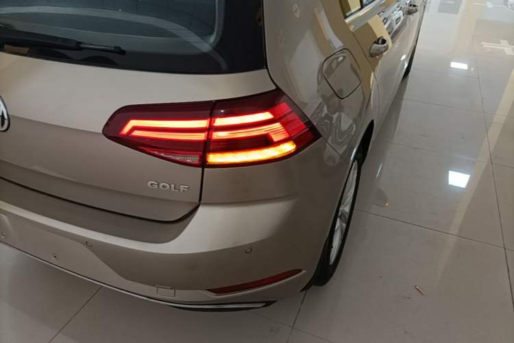 Used Volkswagen Golf 2018 1.6L Automatic Comfort Model Exterior 3