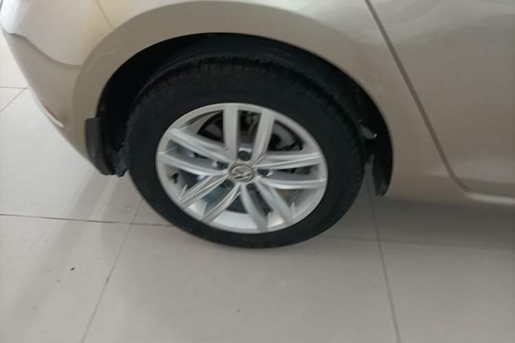 Used Volkswagen Golf 2018 1.6L Automatic Comfort Model Exterior 5
