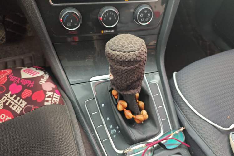 Used Volkswagen Golf 2018 1.6L Automatic Comfort Model Gear Lever