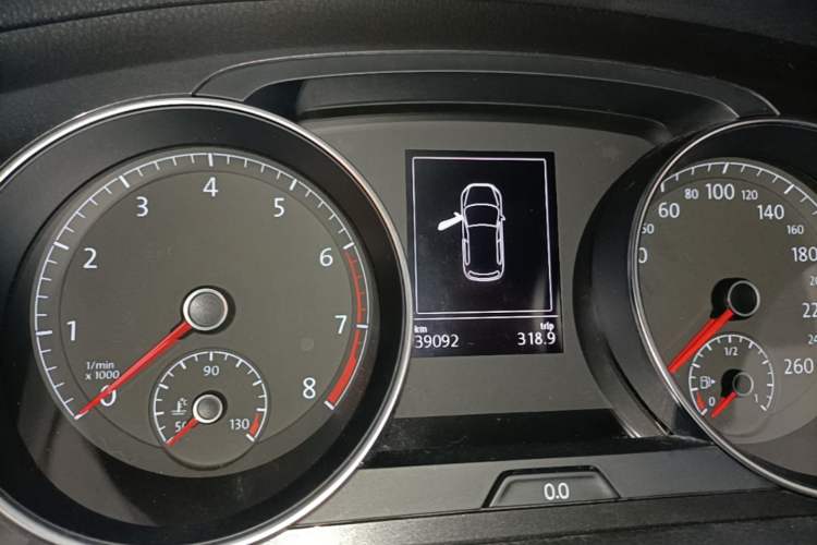 Used Volkswagen Golf 2018 1.6L Automatic Comfort Model Instrument Cluster
